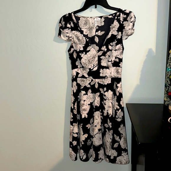 Elle black and gray dress size XS perfect condition - Picture 1 of 8